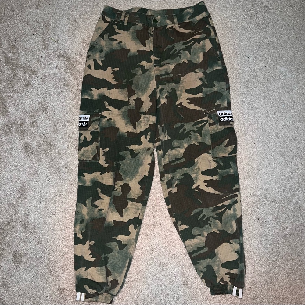 ADIDAS Originals Women's Cargo Track Pants Camo Green Brown Size Medium M EUC